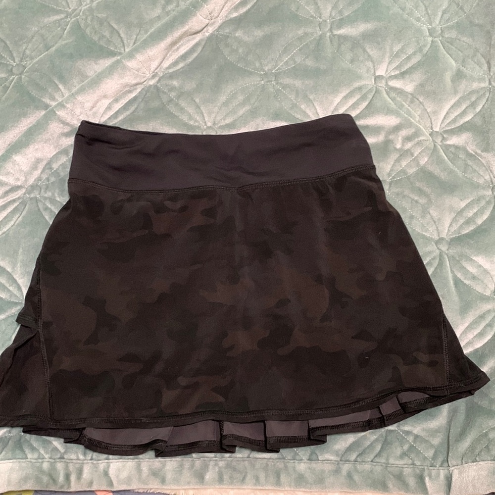 Lululemon tennis skort size 2 camo GUC